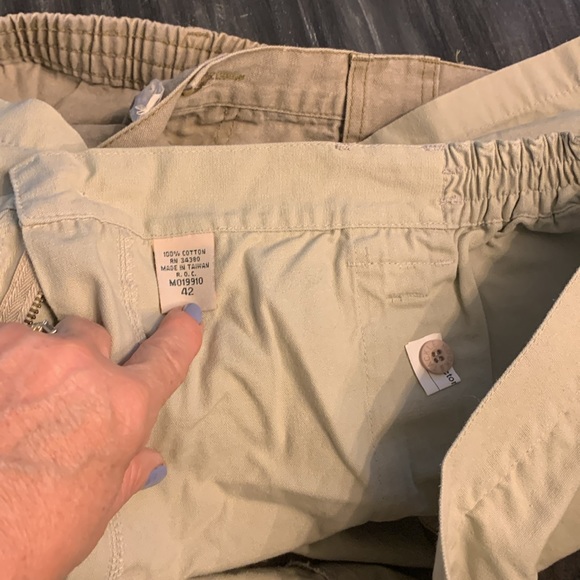 Pair of Hook and Tackle Men’s beer can shorts. Excellent condition - Picture 7 of 8